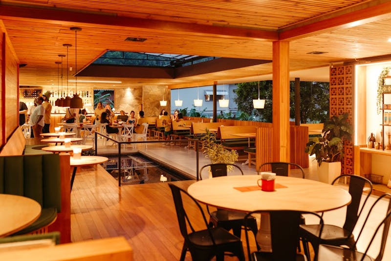 pizza factory franchise restaurant interior